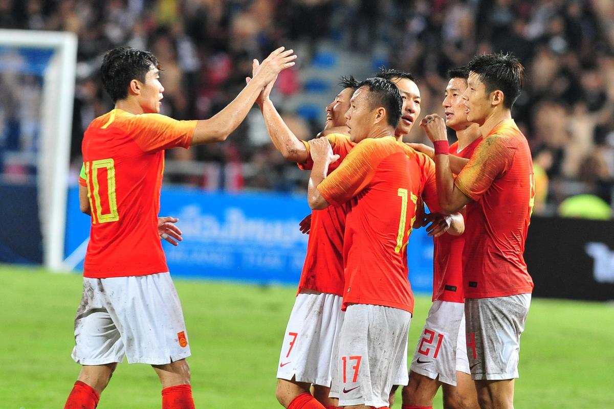 中国对泰国足球比赛