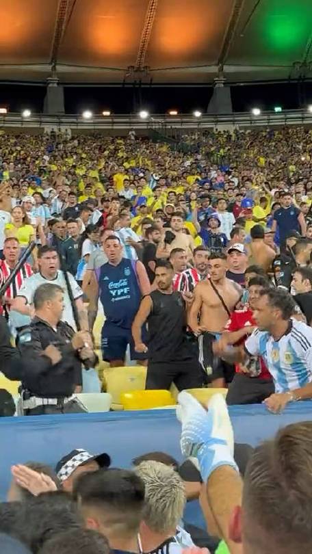 巴西阿根廷球迷冲突的相关图片